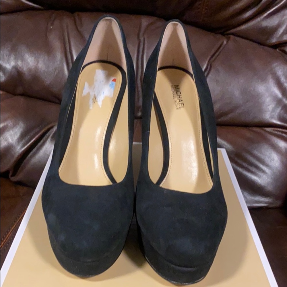 Michael Kors Suede Sabrina Pump